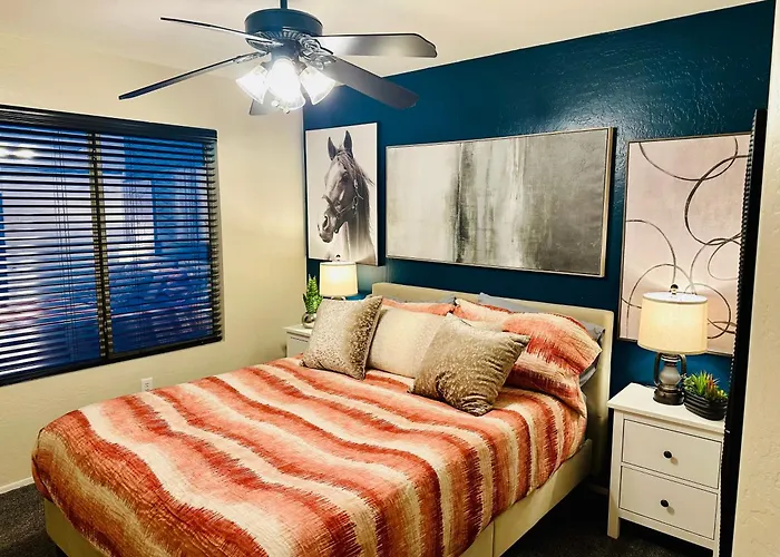 Holiday home Moore House - Close To Dwntwn With Yard Games *