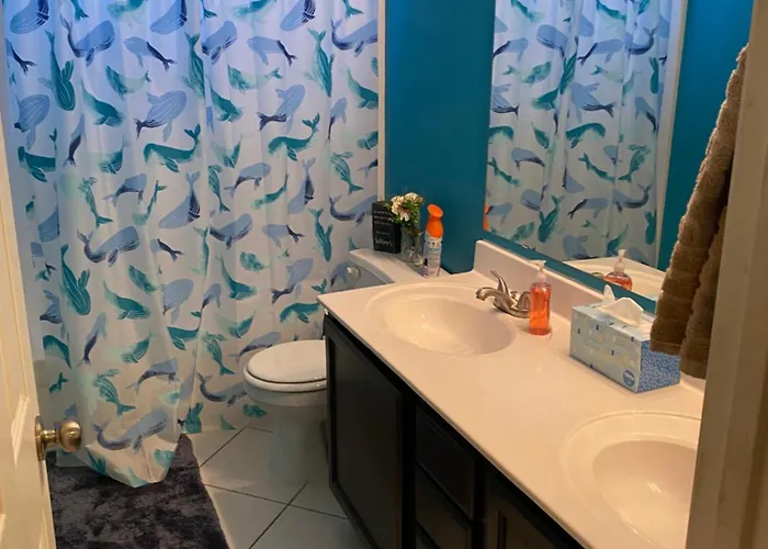 Moore House - Close To Dwntwn With Yard Games Holiday home