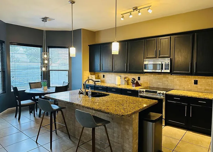 Holiday home Moore House - Close To Dwntwn With Yard Games *