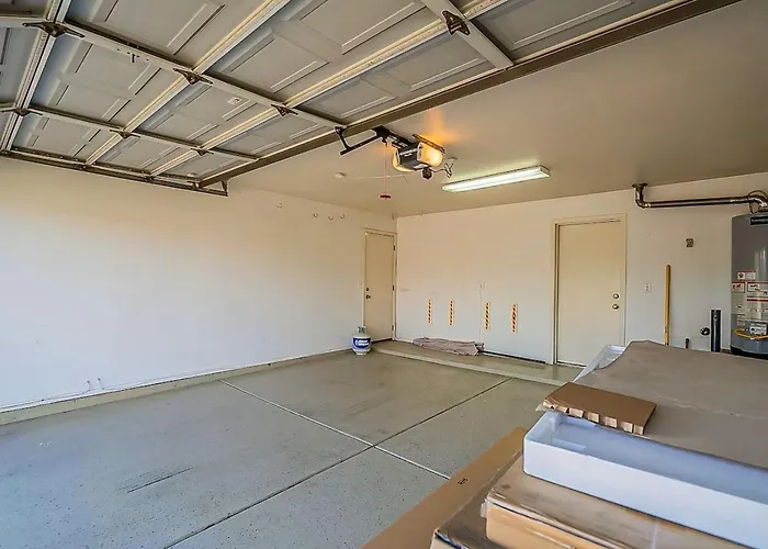 Moore House - Close To Dwntwn With Yard Games Holiday home